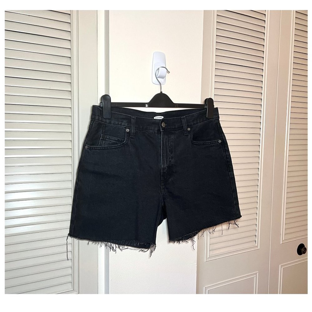 Old Navy Women’s High-Waisted OG Straight Cut-Off Jean Shorts | Size 12 | Black